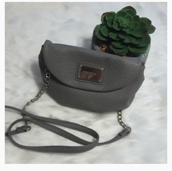 Nine West Handbags - Nine West woman crossbody clutch